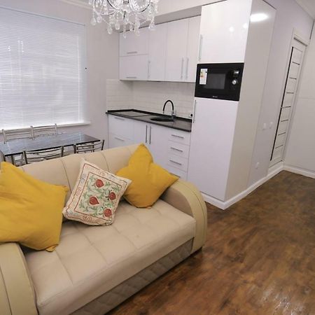 Luxury 2 Bedrooms Apartment Walking Distance From Gur-Emir Samarcande Extérieur photo