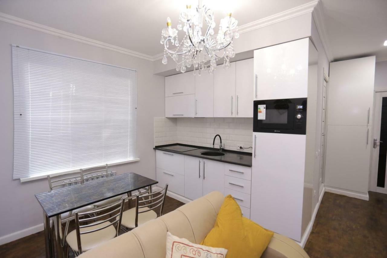 Luxury 2 Bedrooms Apartment Walking Distance From Gur-Emir Samarcande Extérieur photo