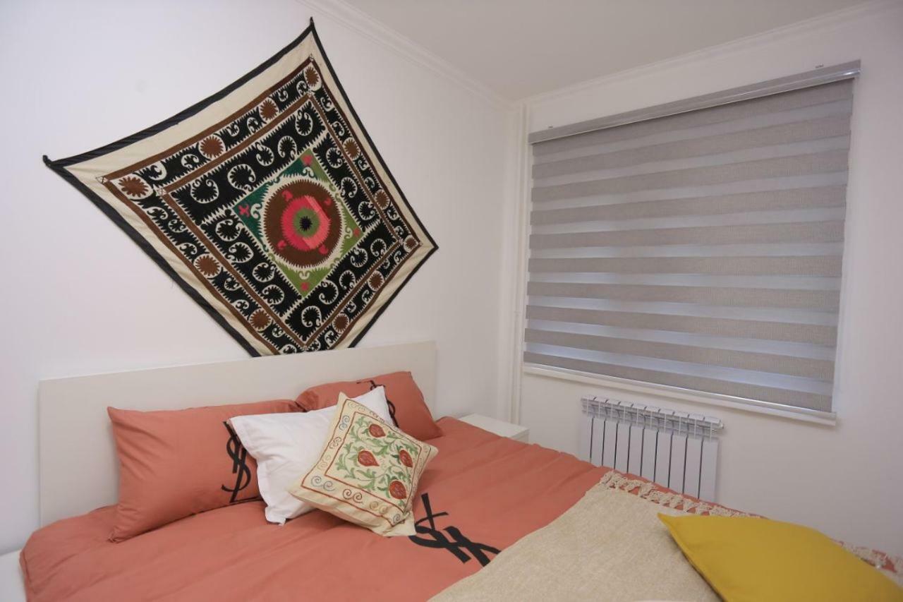 Luxury 2 Bedrooms Apartment Walking Distance From Gur-Emir Samarcande Extérieur photo