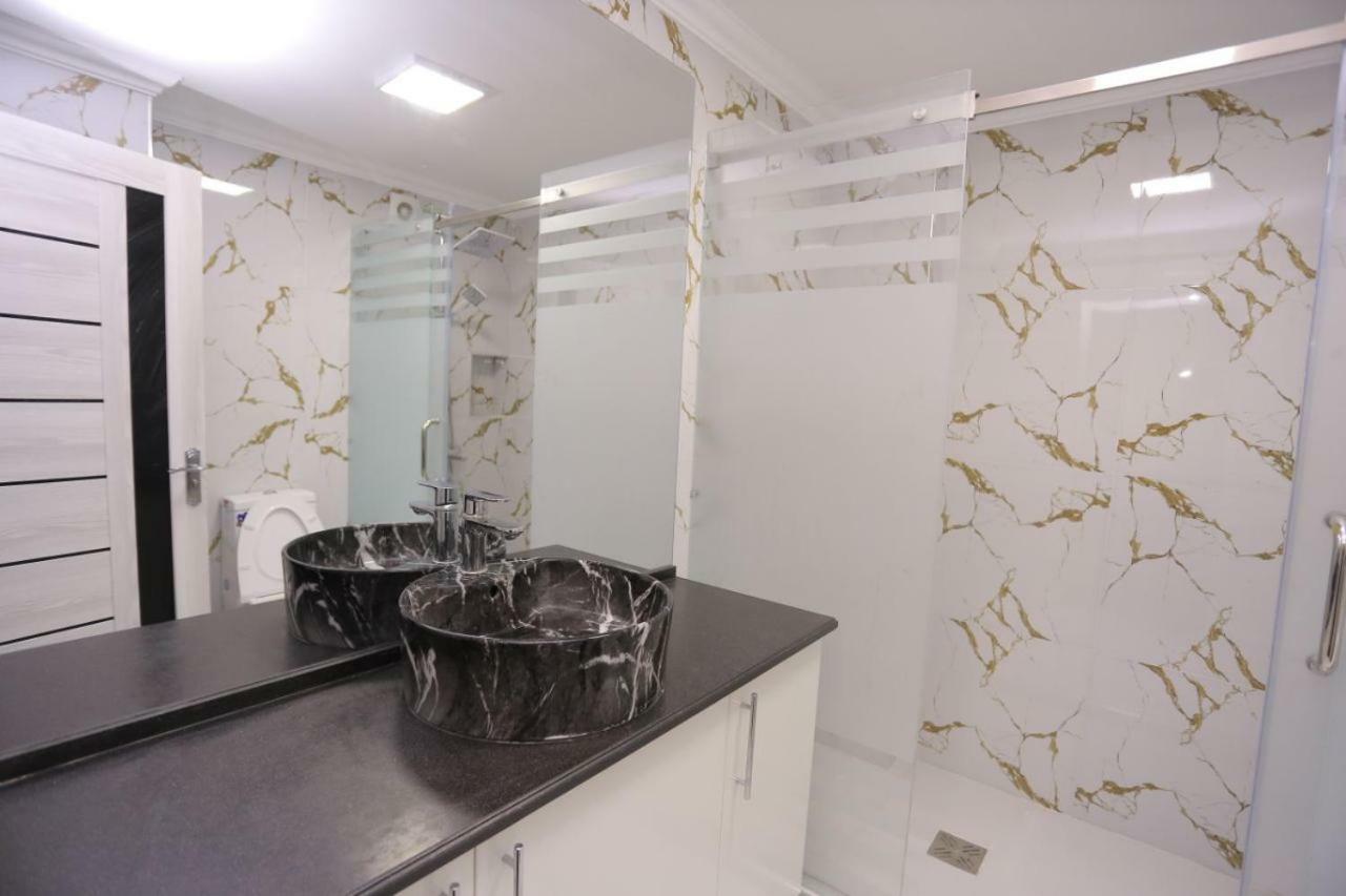 Luxury 2 Bedrooms Apartment Walking Distance From Gur-Emir Samarcande Extérieur photo