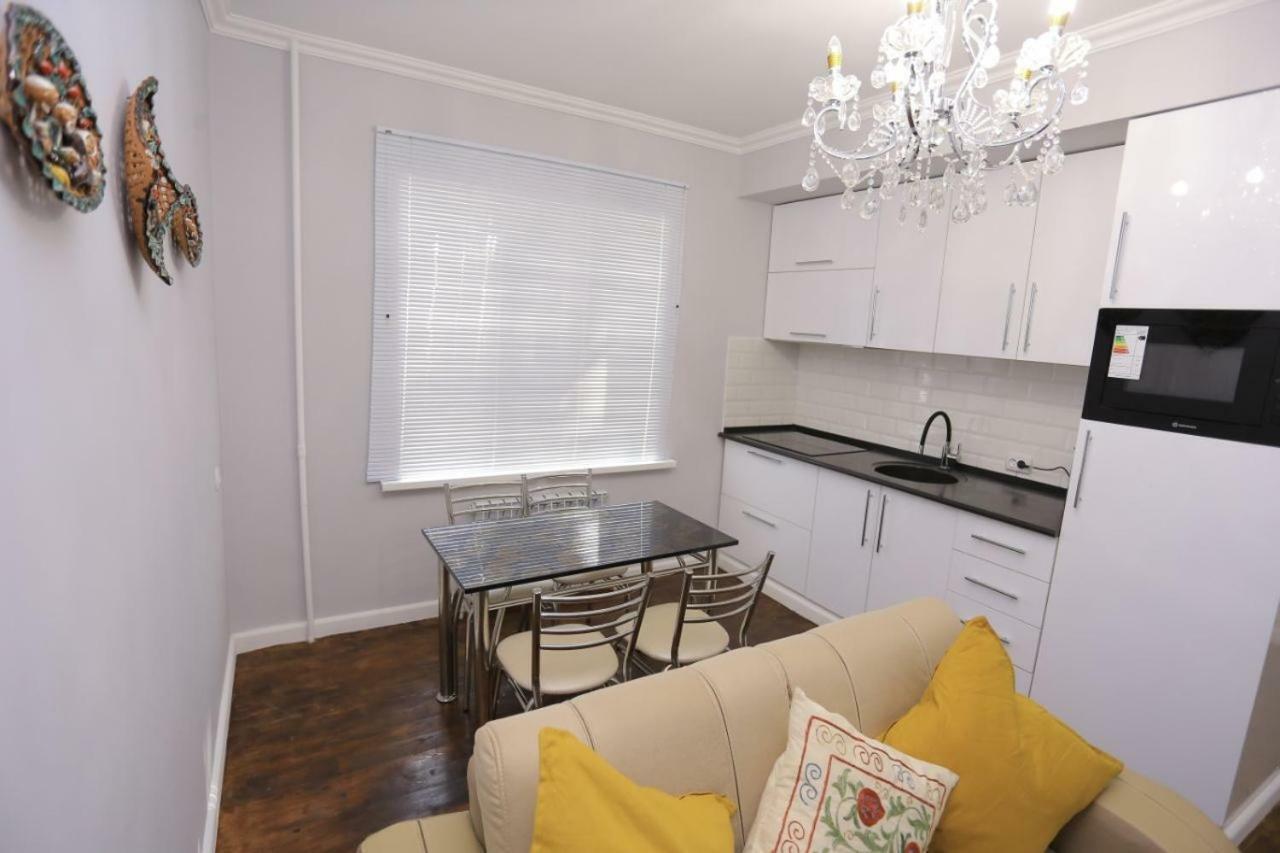 Luxury 2 Bedrooms Apartment Walking Distance From Gur-Emir Samarcande Extérieur photo